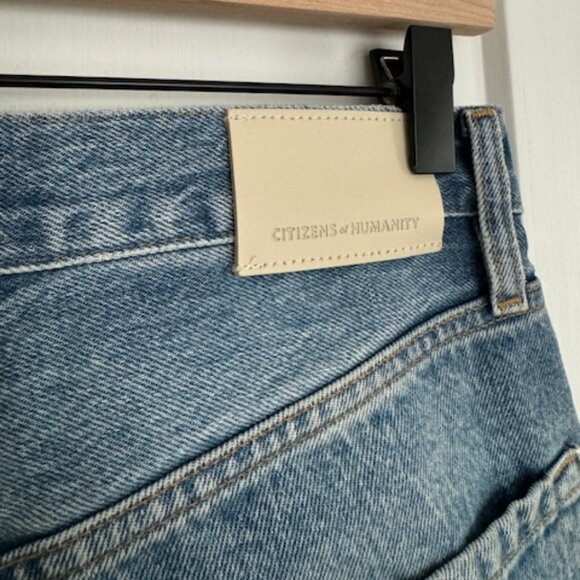 (Citizens of Humanity) Ayla Raw Hem Crop Jeans in Doheny - Picture 9 of 12